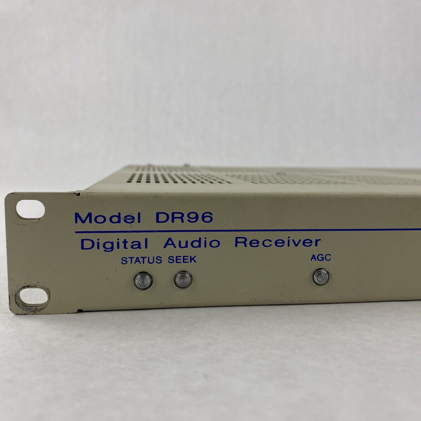 Wegener Communications Model DR96 Digital Audio Receiver