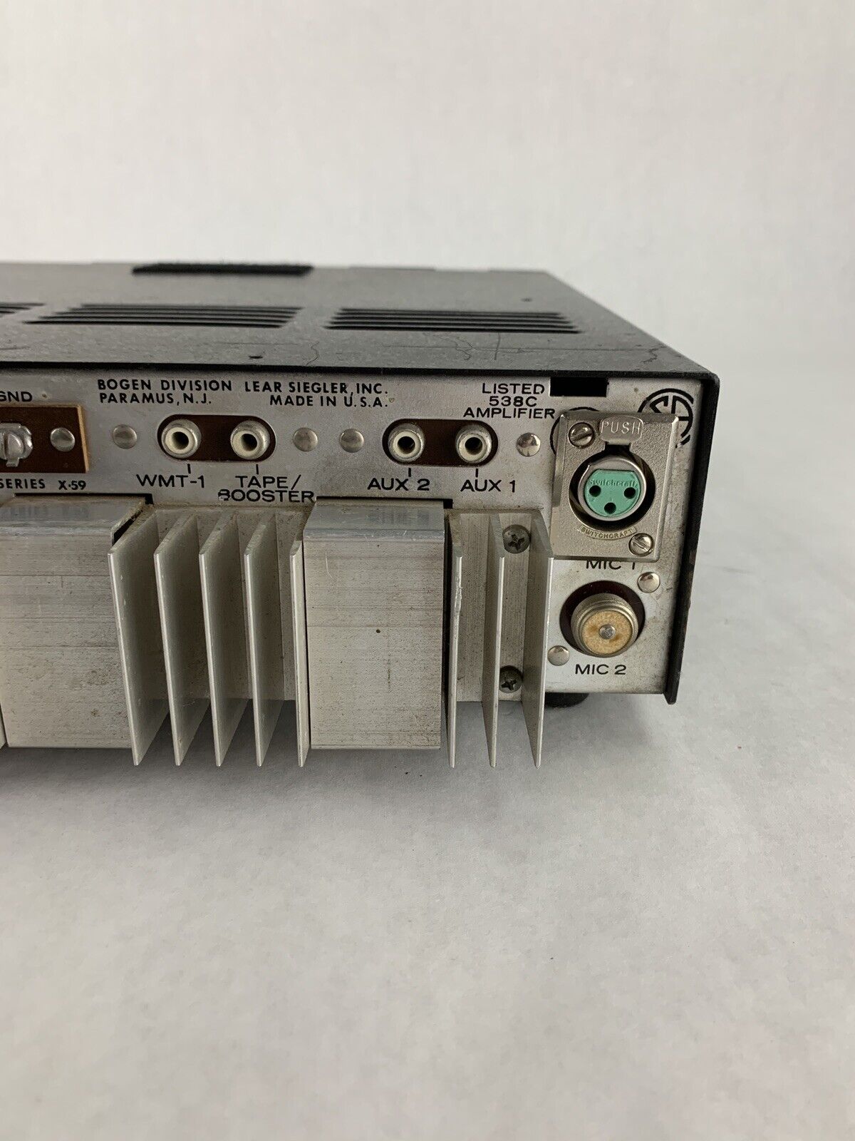 Bogen Model C100 Power Amplifier For Parts and Repair Powers on