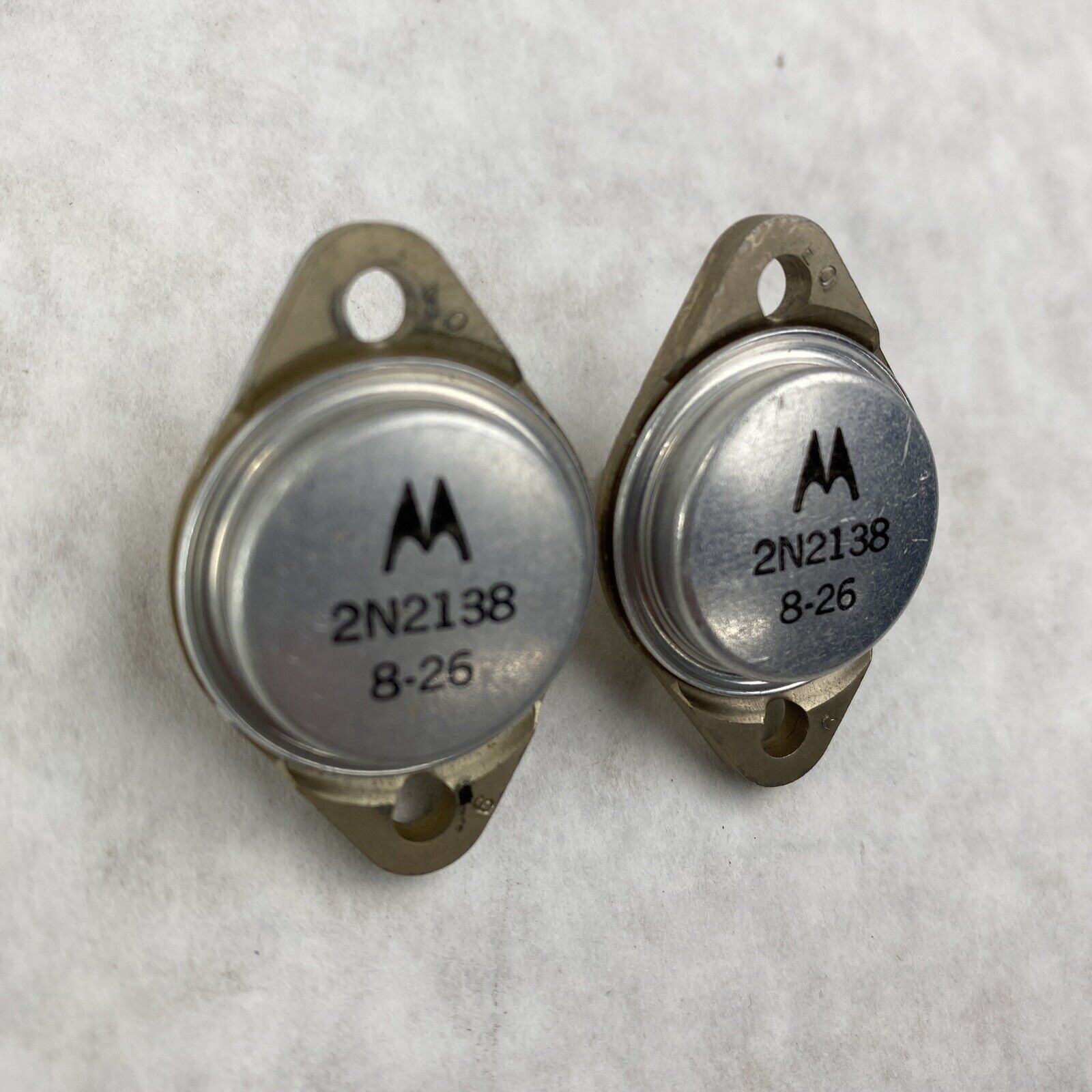 Lot( 2 ) Motorola 2N2138 Bipolar Transistor 8-26