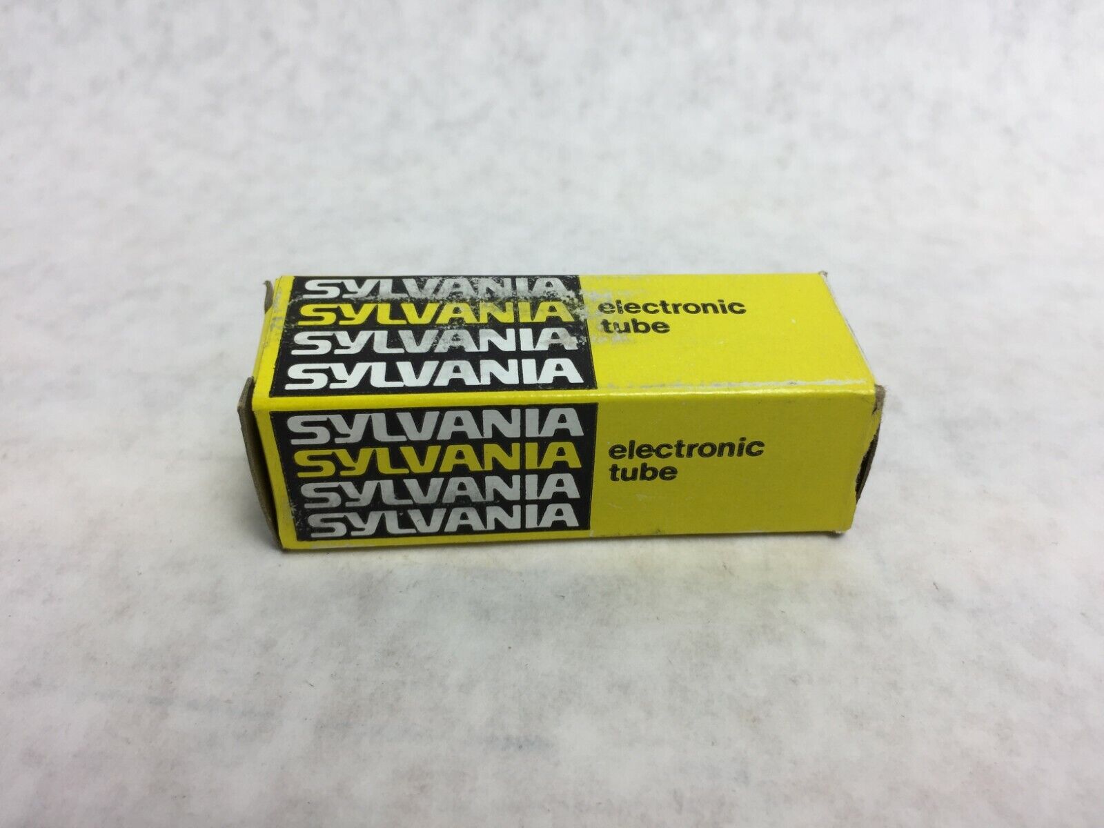 Slyvania Electronic Tube 6GK5  6FQ5A