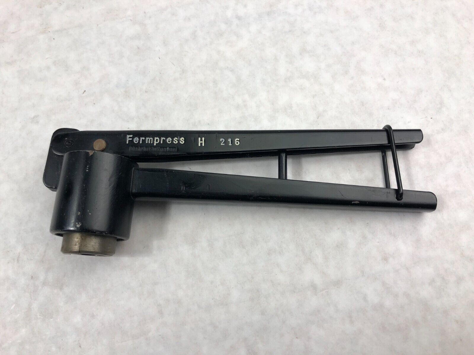 Fermpress H 216 Manual Cap Crimper Black