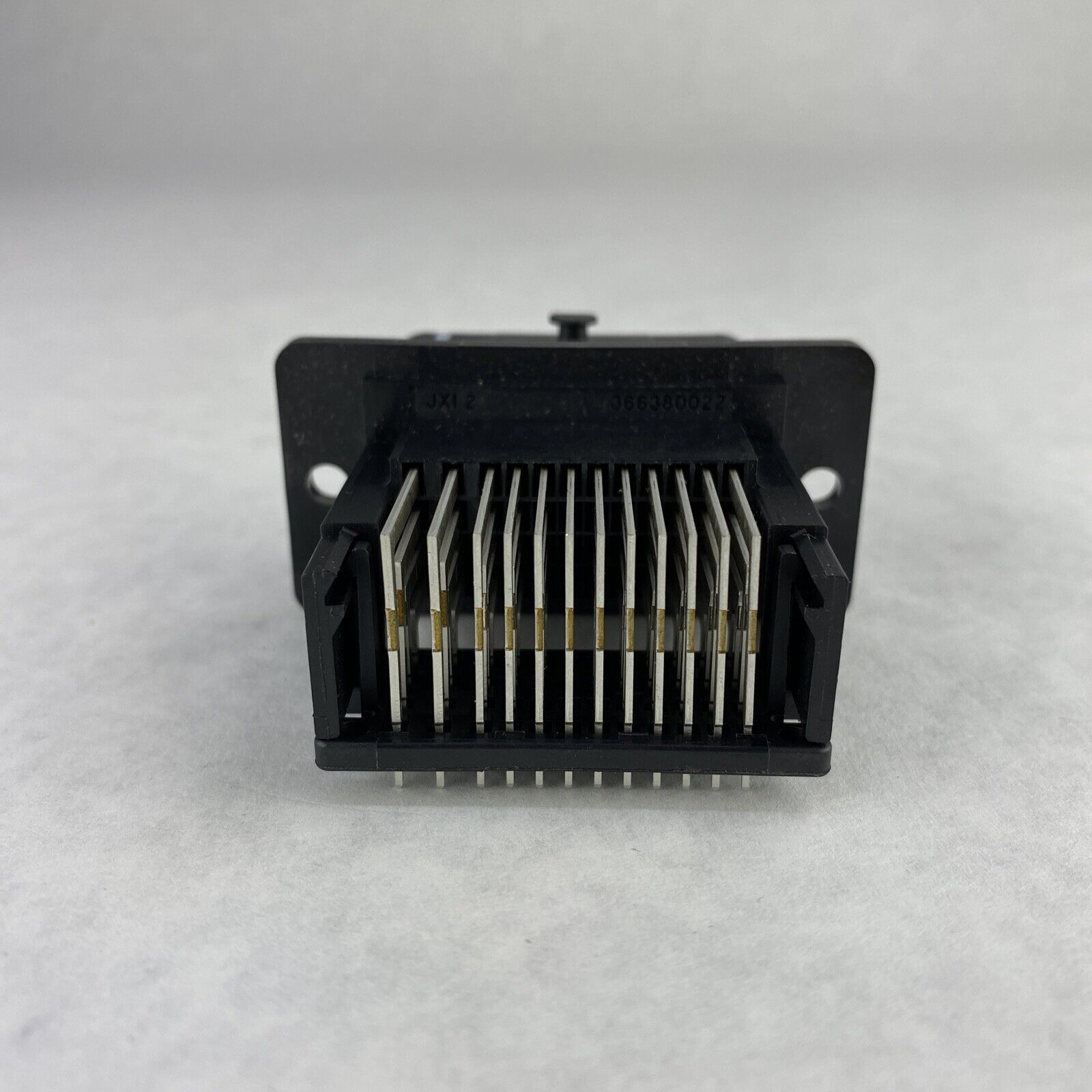 Molex 36638-0002 CMC HDR Split Peg Connector