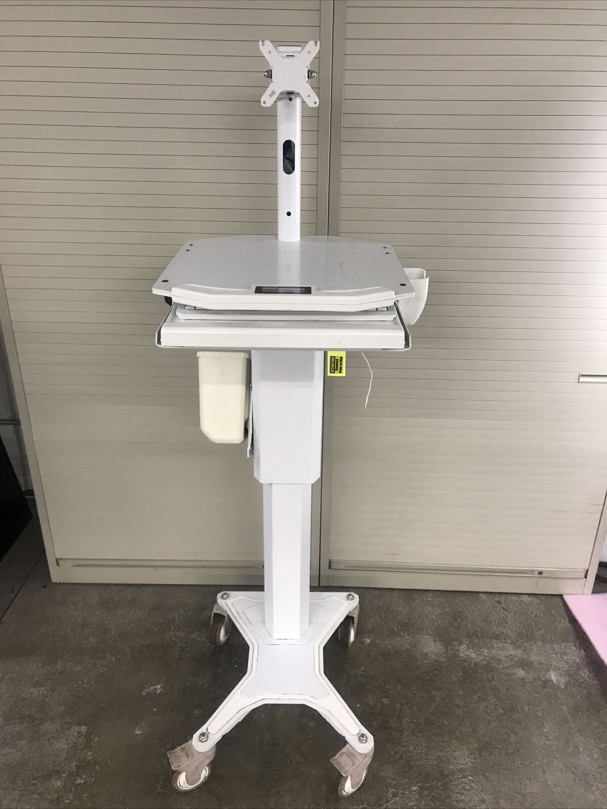 Stinger Medical Mobius Power Cart - w/out power supply