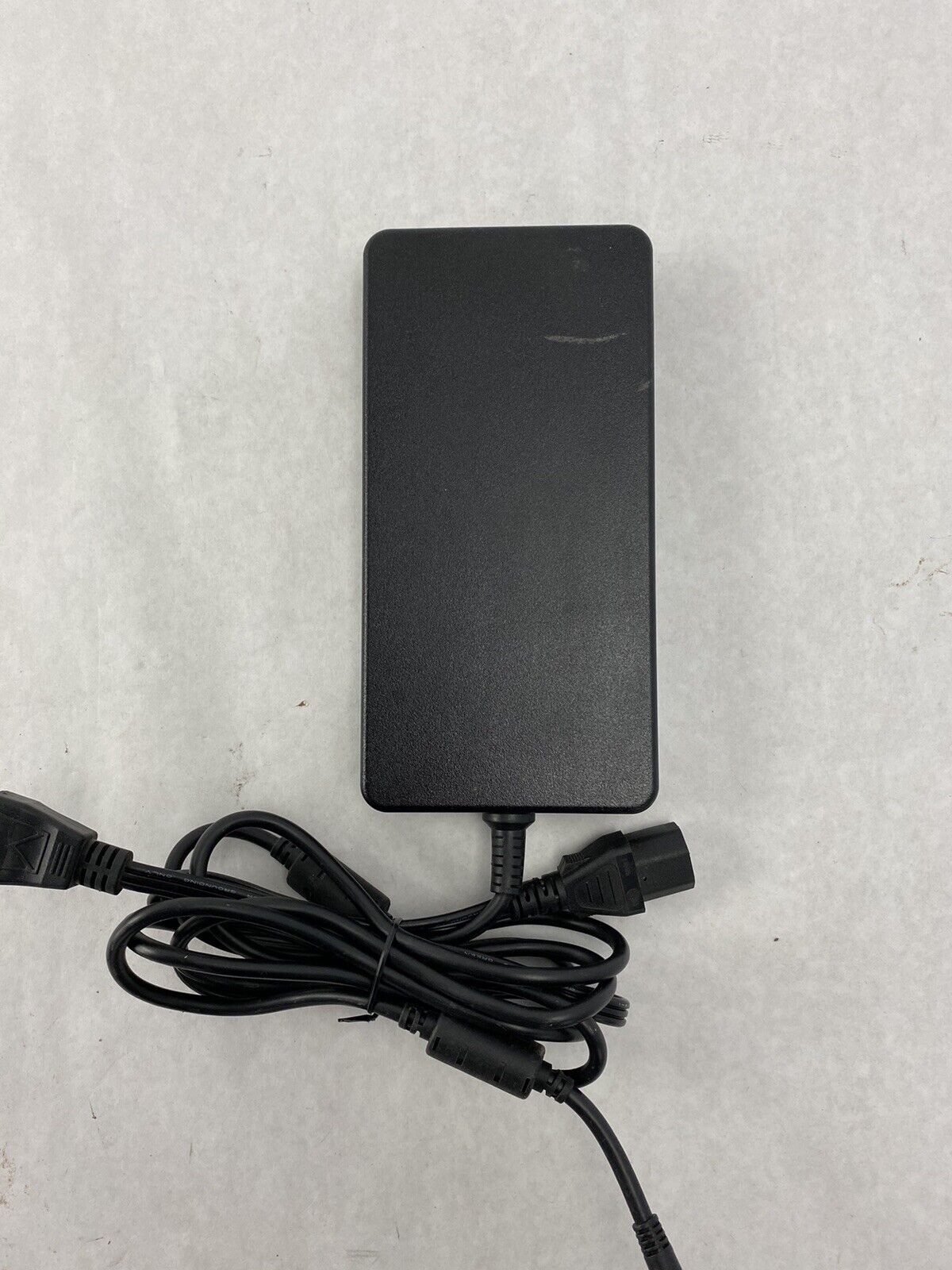 Dell LA240PM160 240W 19.5V 12.3A AC Adapter 00MFK9