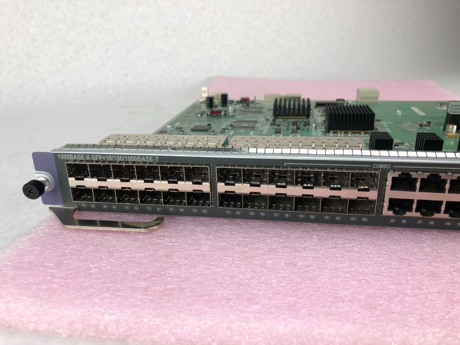 HP JD223A LSQ1GP24TSC0 1000BASE-X-SFP+10/100/1000BASE-T Switch Blade