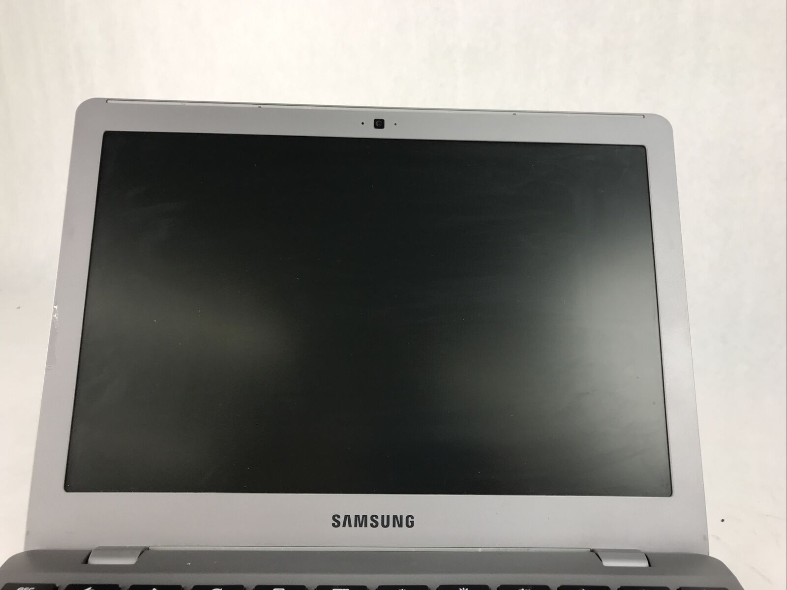 Samsung XE550C22 Chromebook - Celeron 1.30 GHz 4GB Ram 16GB - Battery Below 50%