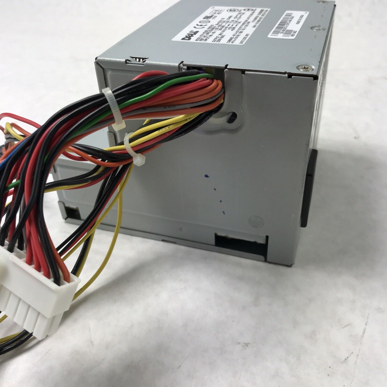 Dell KC672 240V 24-Pin 60Hz 8.0A 220W Desktop Power Supply N220P-00 0KC672