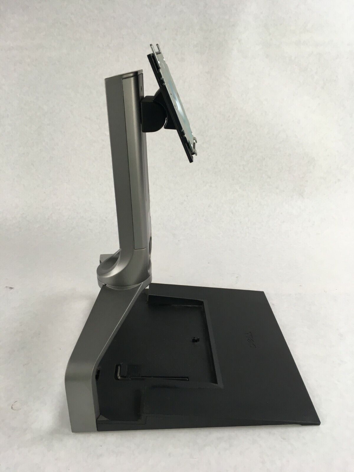 DELL 17"-24"  Monitor Stand for E Port II Docking Station RM361