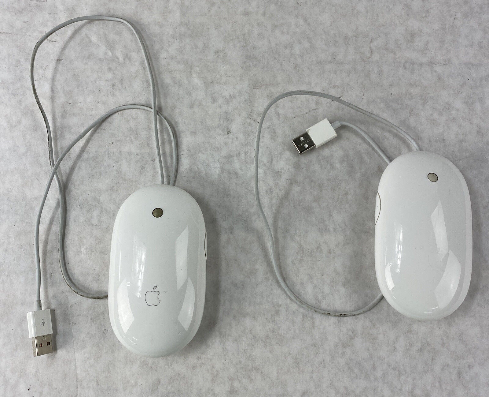 Lot( 2 ) Apple A1152 Wired 18in USB White Mouse Mice Original Genuine OEM