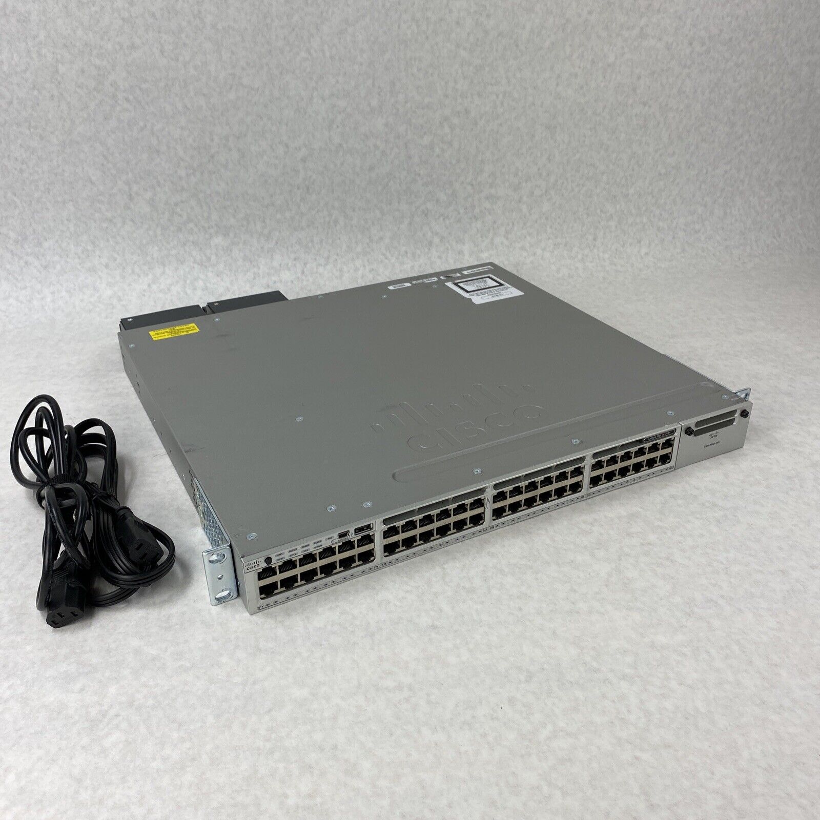 Cisco WS-C3850-48PW-S V04 Catalyst 3850 48 PoE+ LAN Network Switch Two PSU