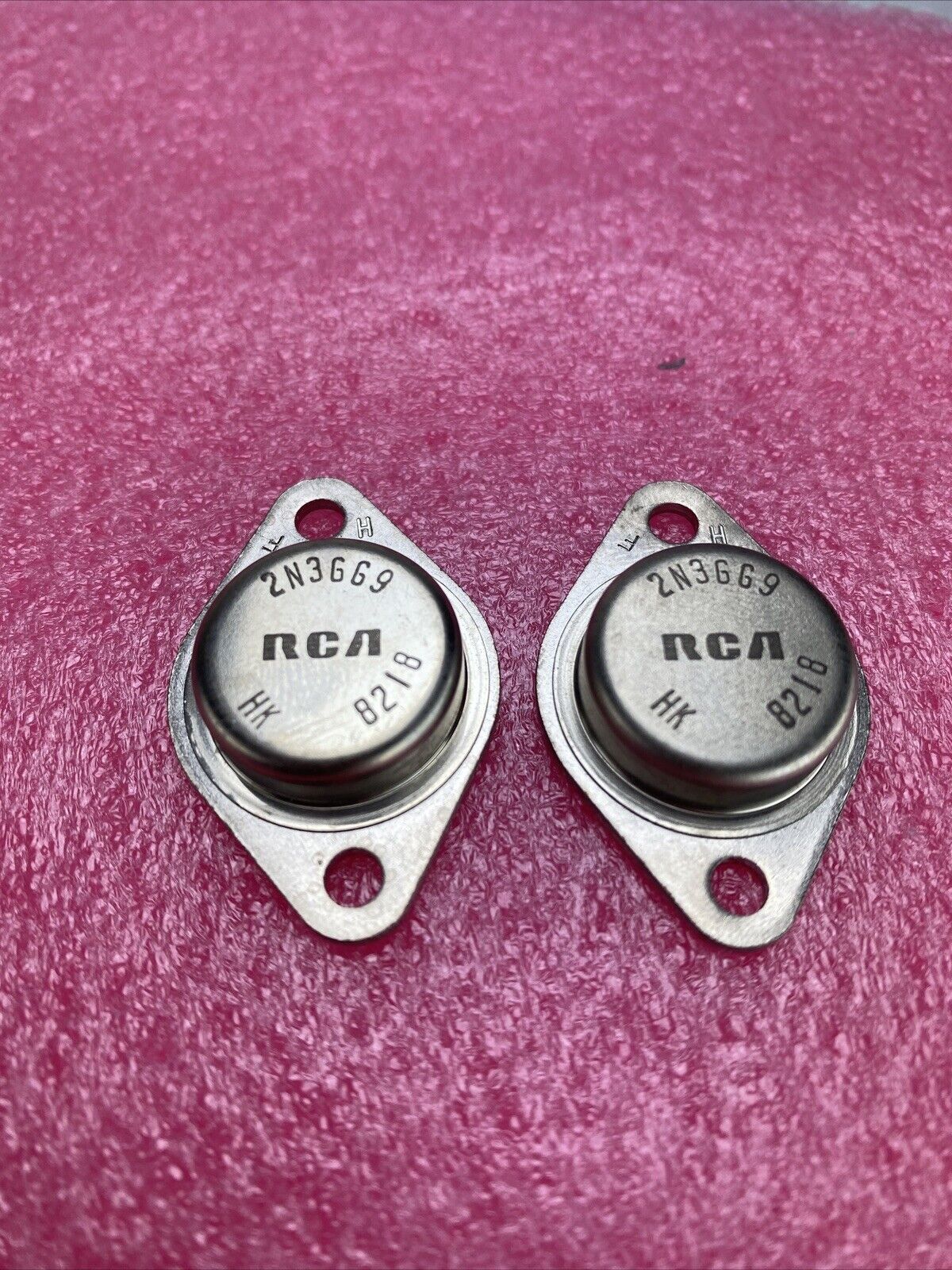 Lot of 2 RCA 2N3669 HK 8218 2 Pin Bipolar Transistor