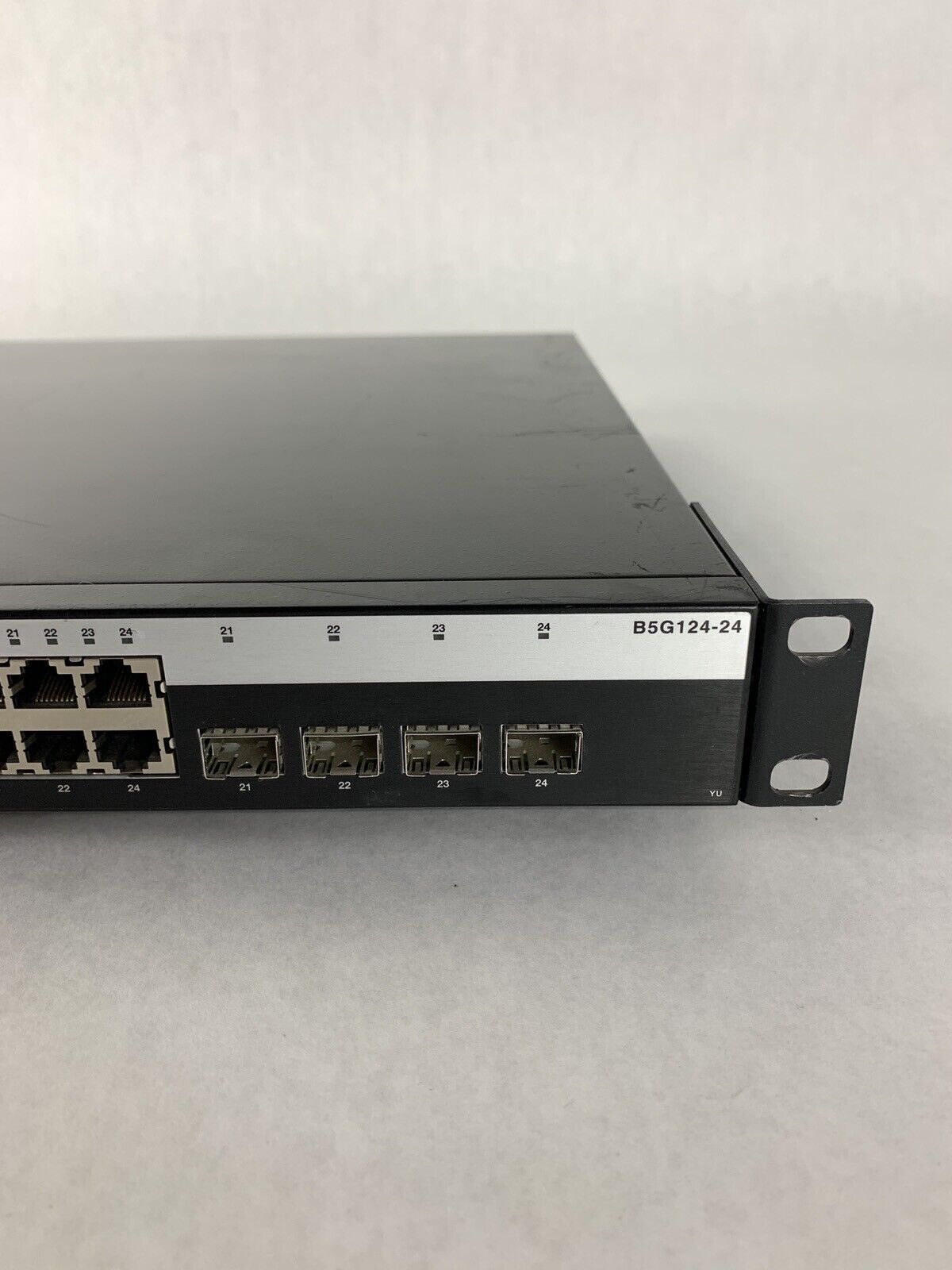 Enterasys B5G124-48P2 24-Port PoE Gigabit Managed Network Switch