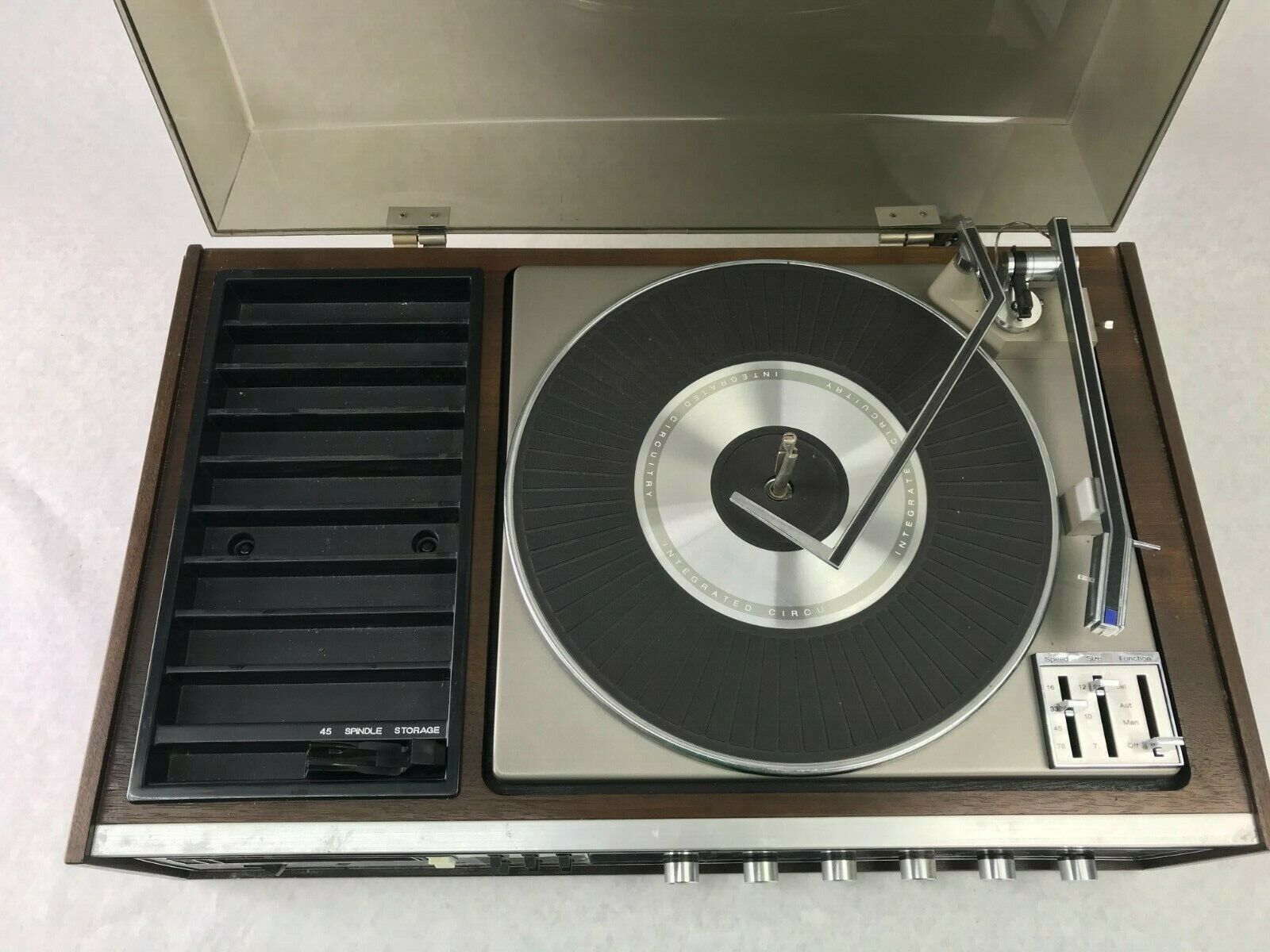 RCA VM6025W Stereo 8 Track Radio Turntable Record Player