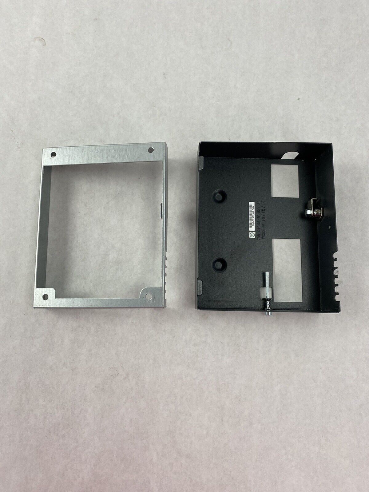 Cisco 7900 Series Phone Locking Wall Mount 800-07952-01