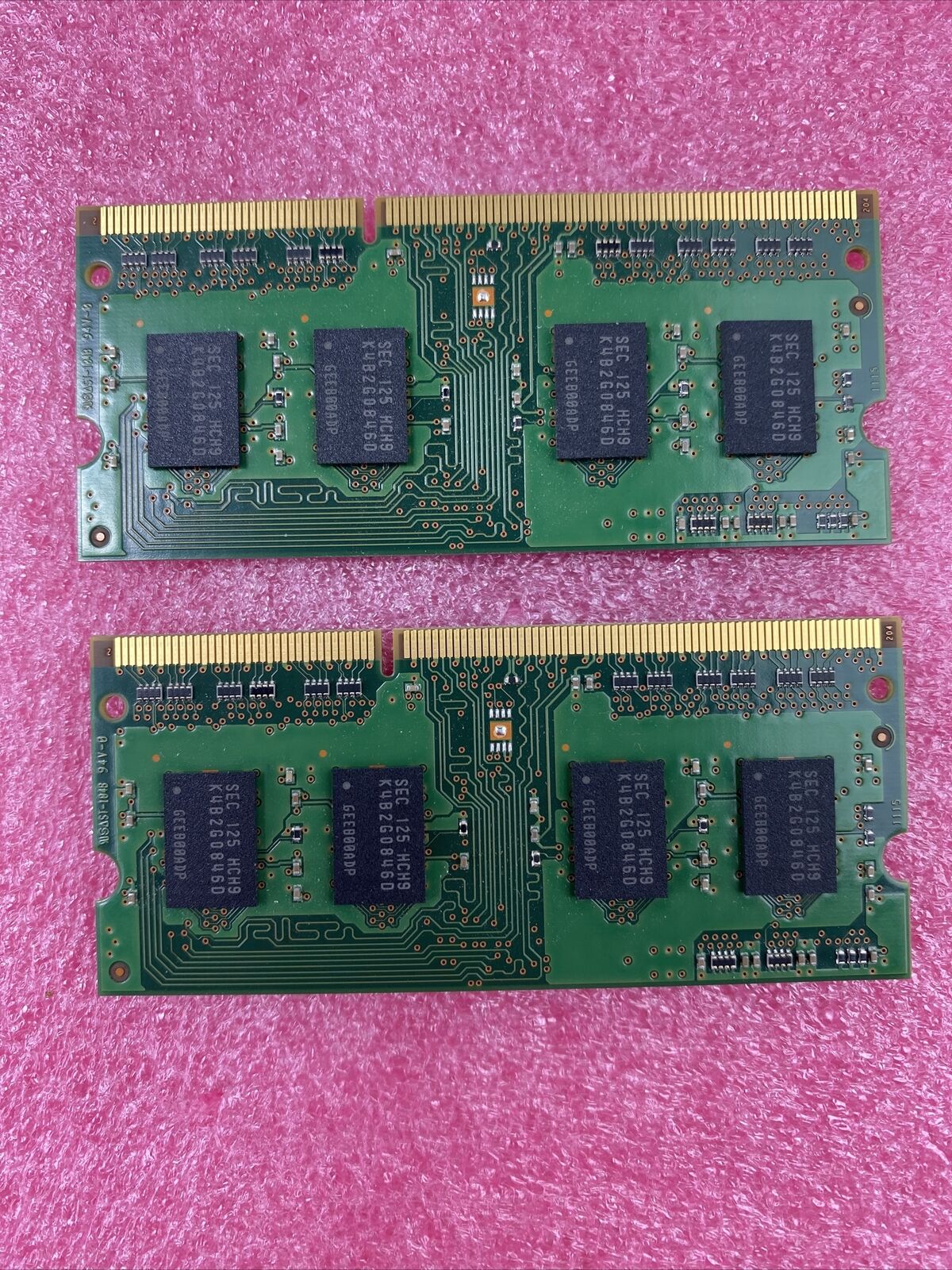 2x 2GB Samsung M471B5773DH0-CH9 PC3-10600S DDR3-1333MHz 204pin So-DIMM Memory