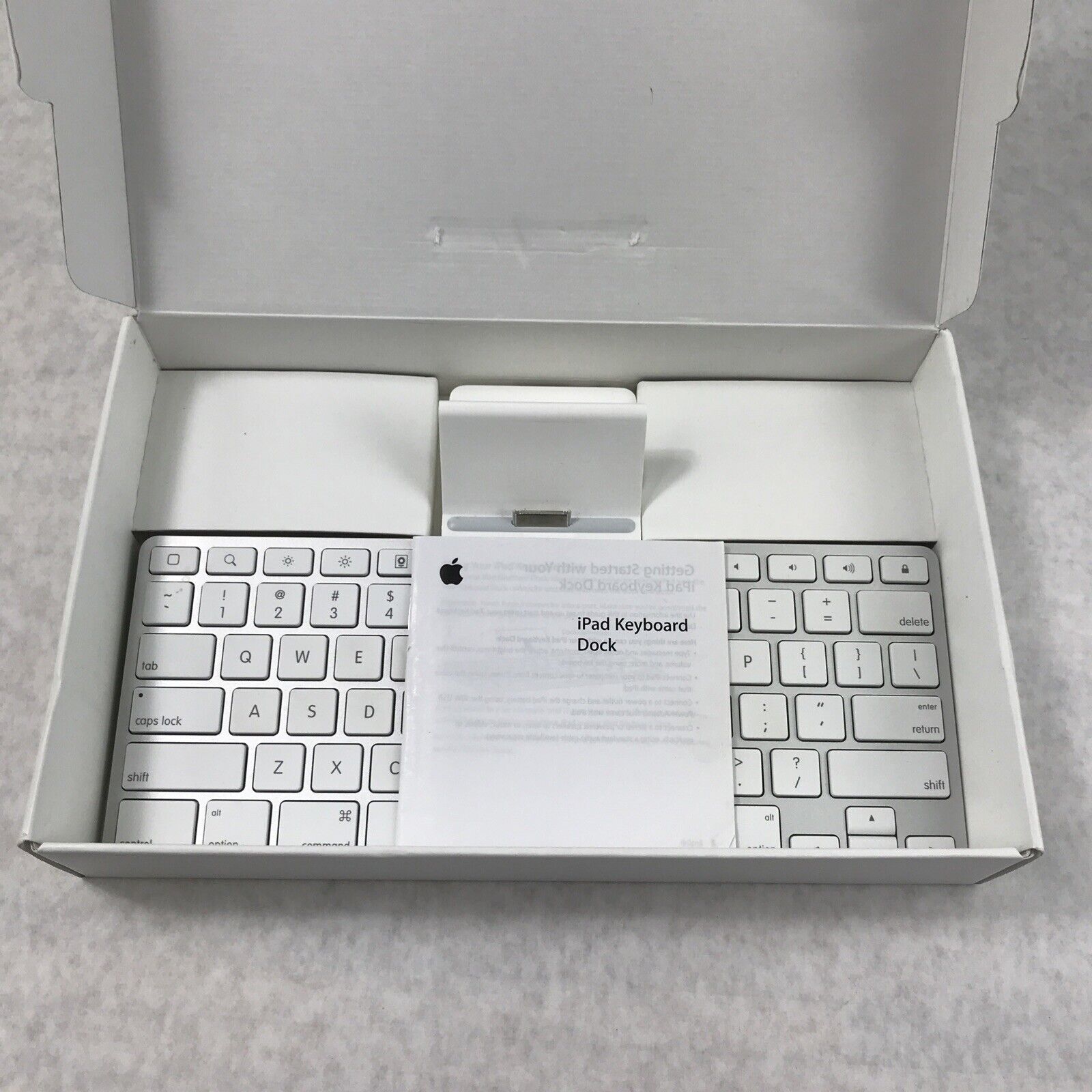 Apple ipad keyboard dock a1359