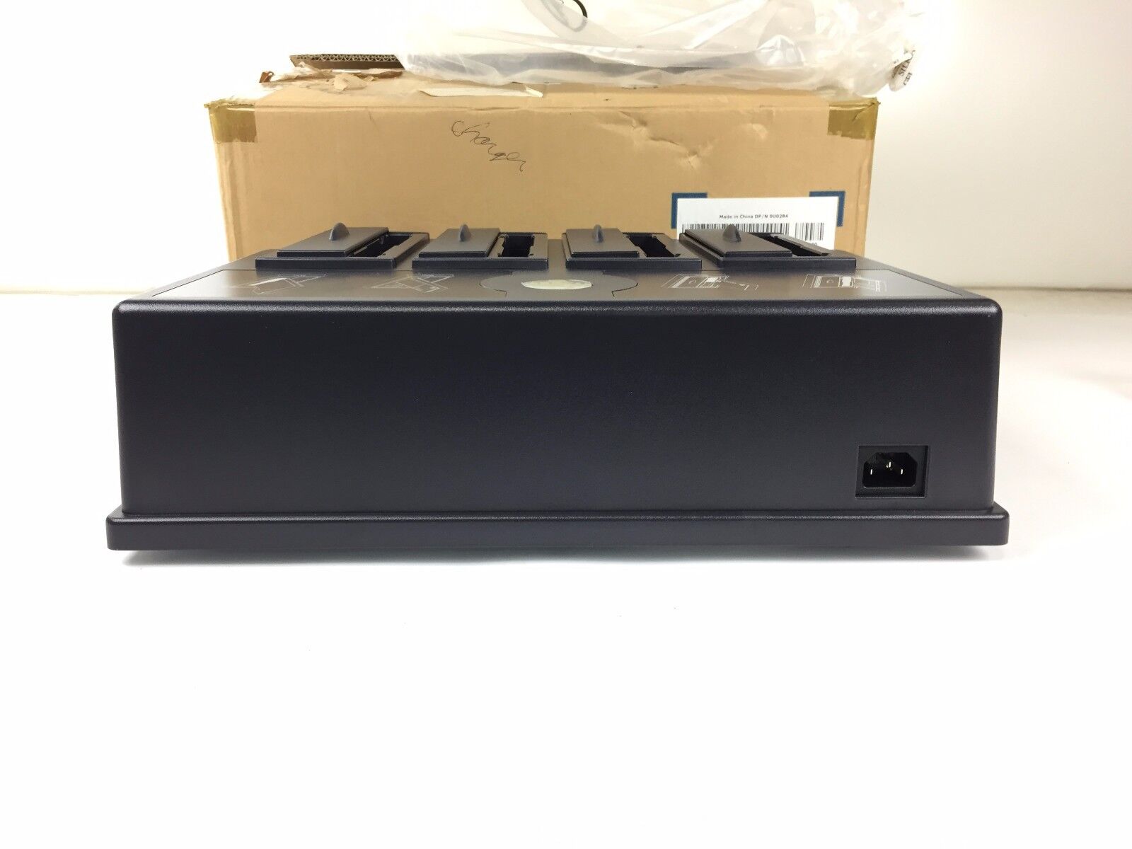 Dell F0075 D-Family Battery Charger 4 Slot Bay ADTC300 Inspiron Latitude