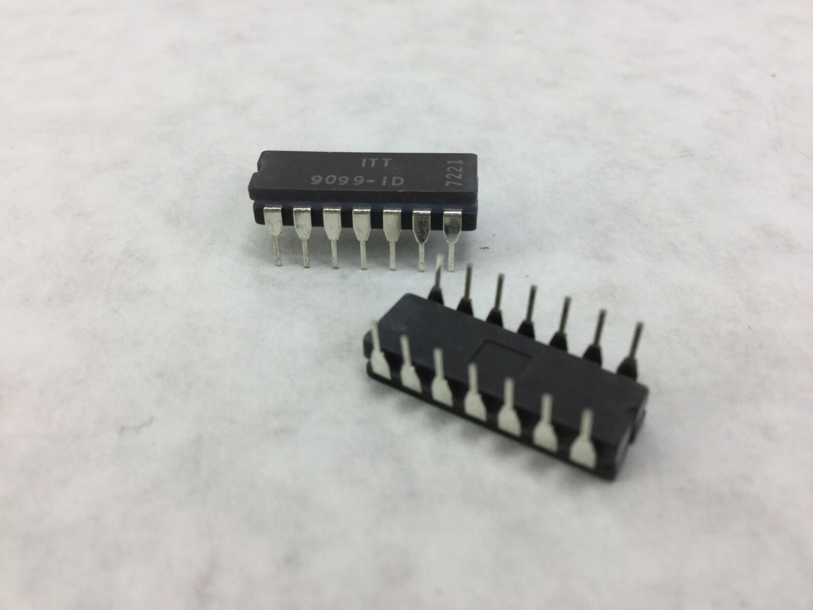 Genuine ITT 9099-1D Integrated Circuits  Lot of 25