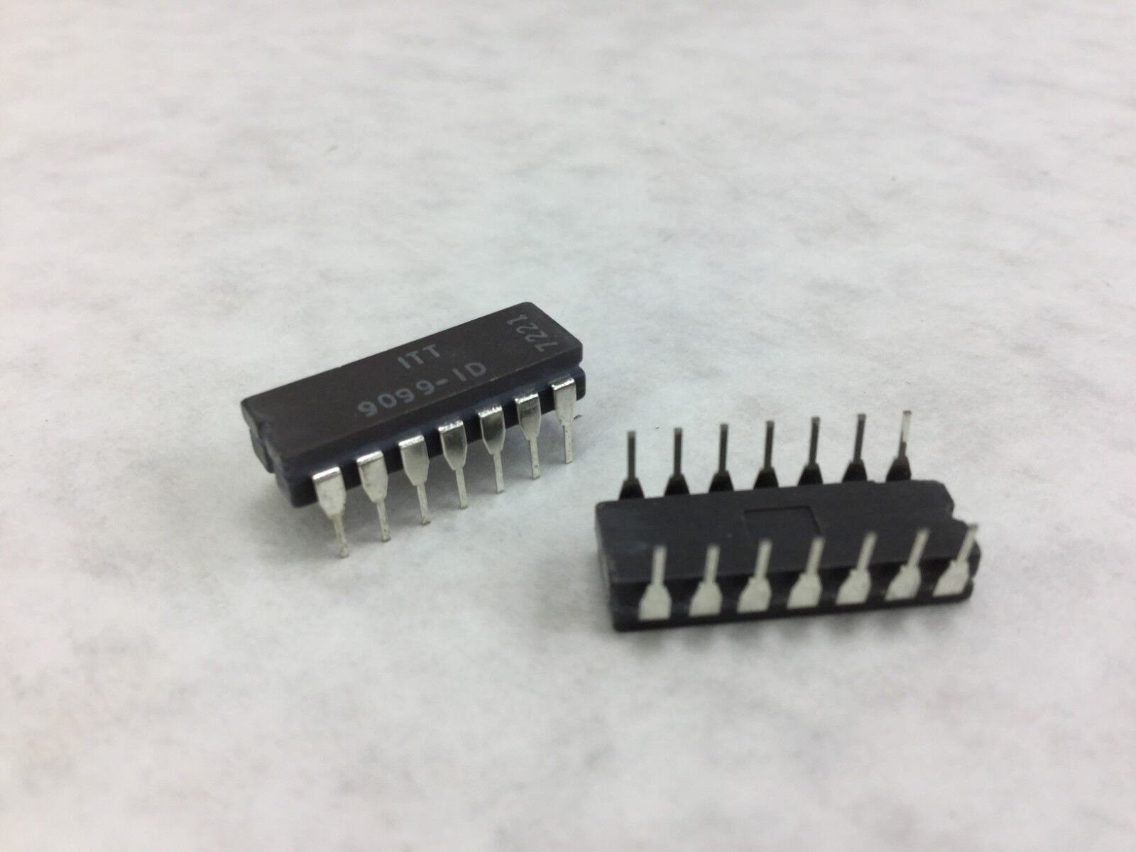 Genuine ITT 9099-1D Integrated Circuits  Lot of 25