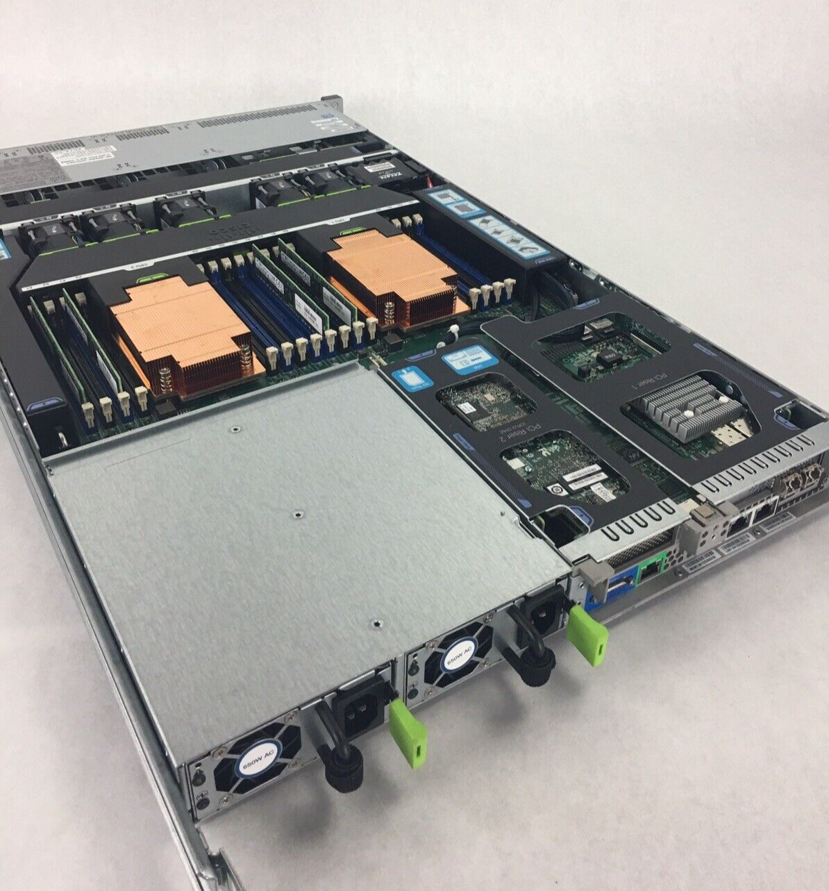 Cisco UCSC-C220-M3S 2x Xeon E5-2660 V2 2.20 GHz 64 GB RAM No HDDs No OS