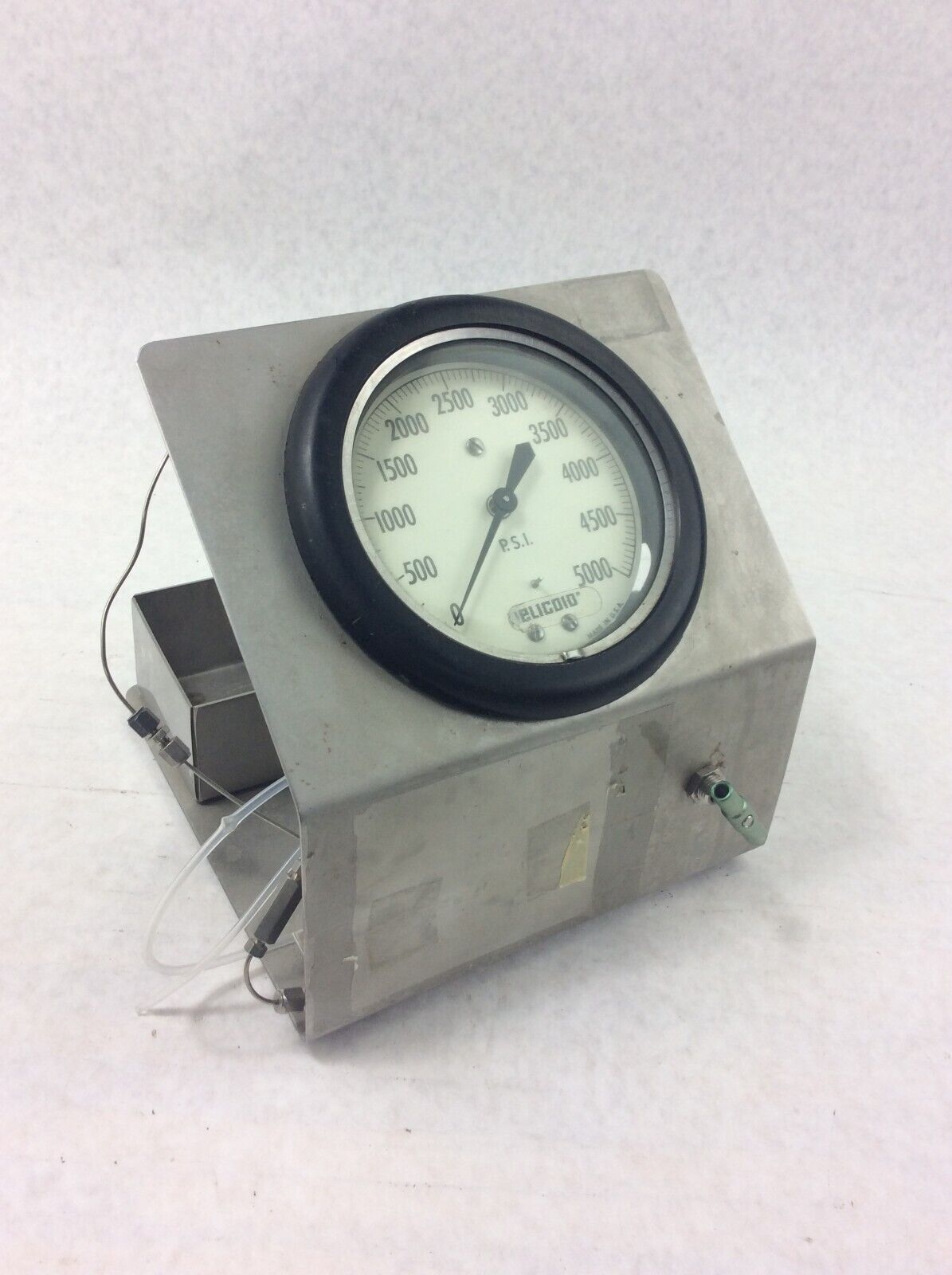 Helicoid 2314 Pressure Gauge 5000 P.S.I. w/ Bracket