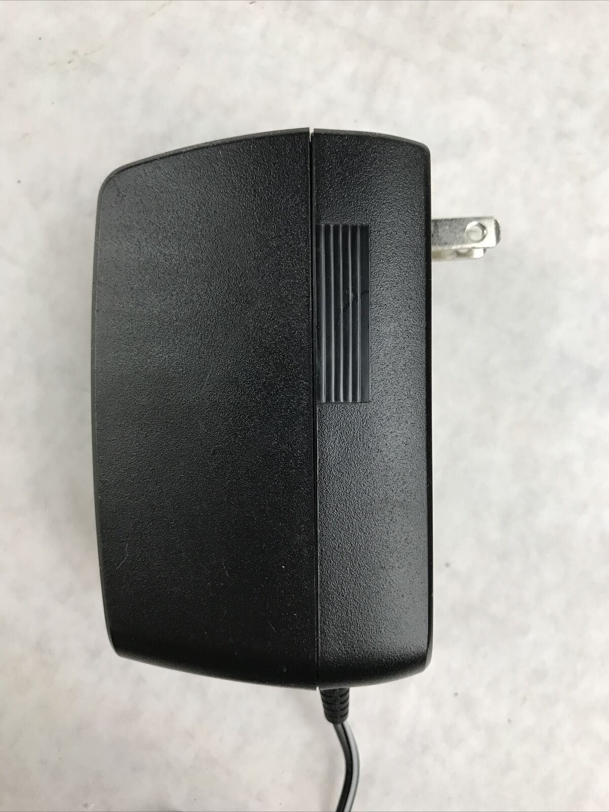 Tamura AC Adapter 835AS15080 IN:120V AC 60Hz 20W OUT: DC 15.0V 800mA