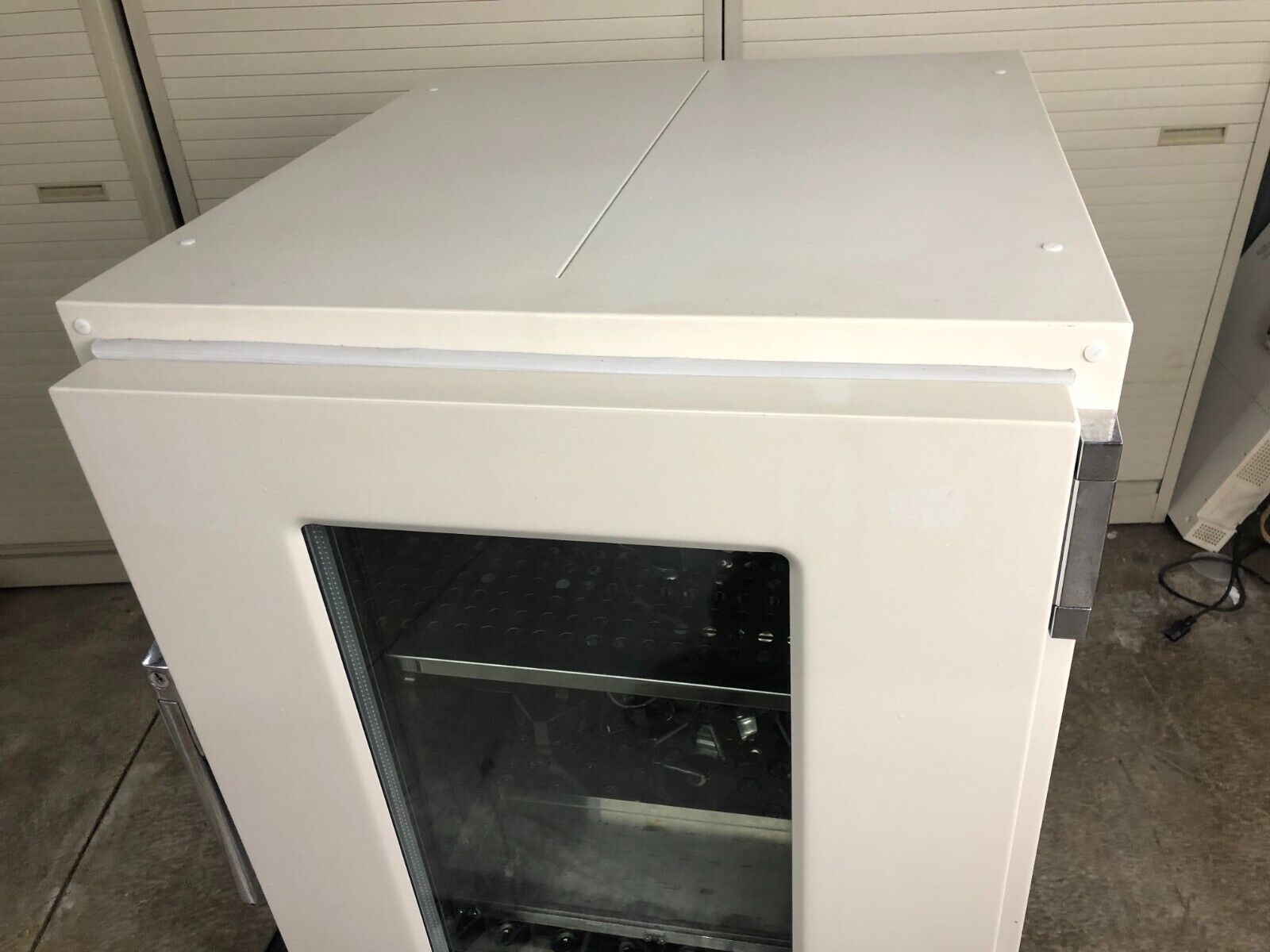 Innova 4230 Refrigerated Incubator Shaker - Needs Power Switch Replaced